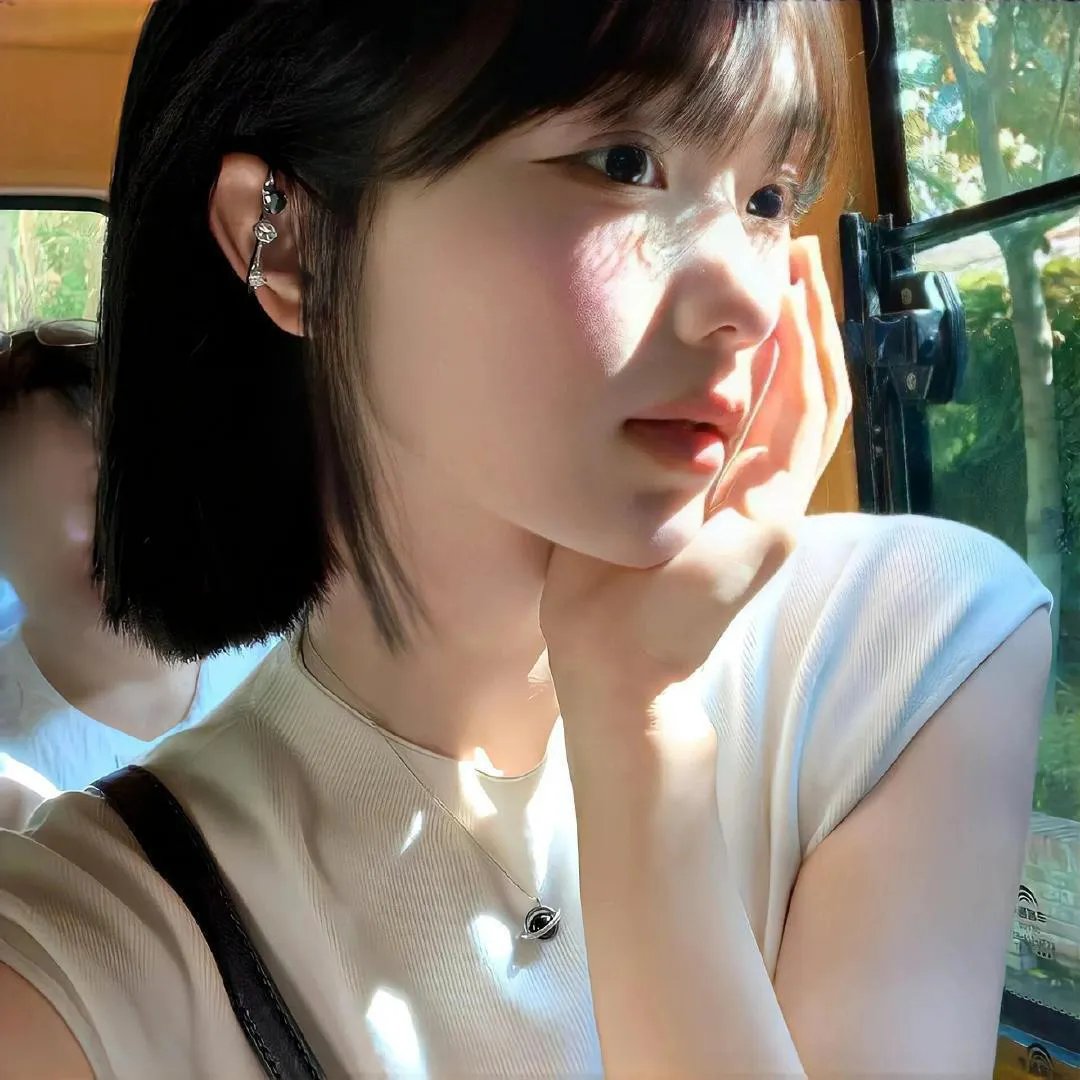 戴流苏耳环的少女